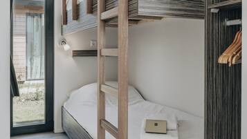 Bungalow | 3 bedrooms, individually furnished, bed sheets