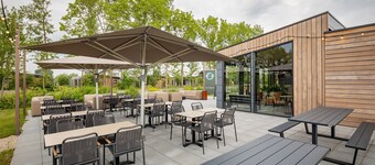 Luxury Lodge with 2 Bathrooms near Markermeer