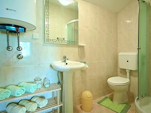Shower, towels