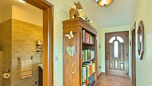 Reception - Cozy Home with Swimming Pool & Hot Tub in Buje (Buje)