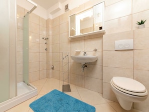 Shower, towels