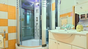 Unclassified image, 4 of 22, button - Elegant Apartment in Porec With Swimming Pool (Porec)