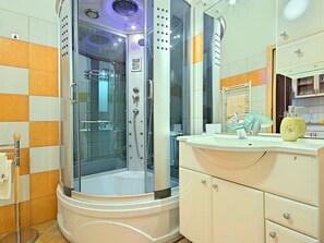 Shower, towels