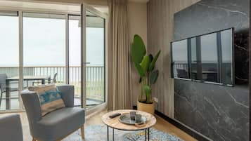 Apartment | Ruang tamu | TV