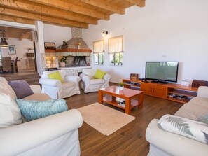 Living room - Vibrant Villa in Svetvincenat With Private Swimming Pool (Svetvincenat)