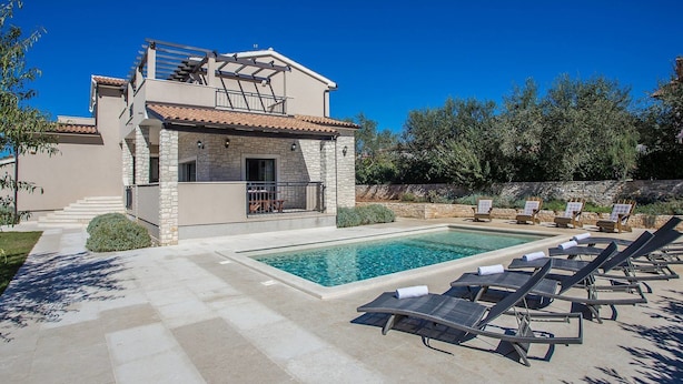 Outdoor pool - Vibrant Villa in Svetvincenat With Private Swimming Pool (Svetvincenat)