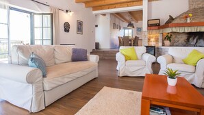 Living room - Vibrant Villa in Svetvincenat With Private Swimming Pool (Svetvincenat)