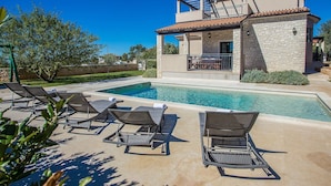 Exterior - Vibrant Villa in Svetvincenat With Private Swimming Pool (Svetvincenat)