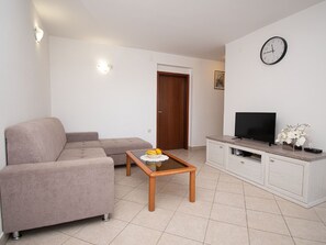Apartment | Living area - Modern Apartment Near the Beach in Istria (Medulin)