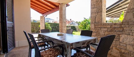 Apartment | Dining