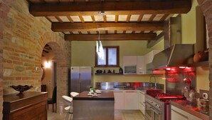 Coffee/tea maker, fridge, microwave, stovetop - Belvilla by OYO Villadesign (Pergola)