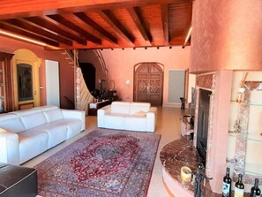 House | Living room - Divine Holiday Home in Giosa Marea with Sauna & Hot Tub (Gioiosa Marea)