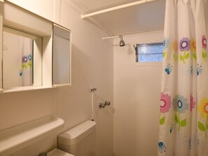 Shower - Cozy Detached Bungalow With Veranda Near the Sea (Villanova d'Albenga)