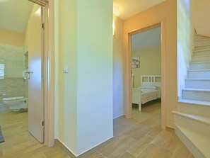 4 bedrooms, individually furnished, bed sheets