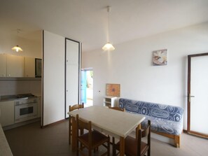Living room - Lovely Apartment on the Coast With a Marvelous sea View (Piombino)