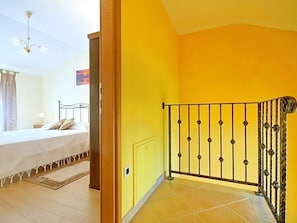 4 bedrooms, individually furnished, bed sheets