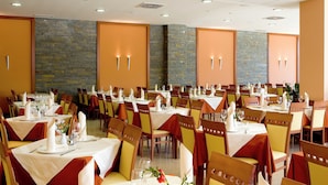 Dining - Beautiful Apartment In Portorož With Swimming Pool (Piran)