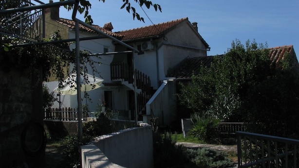 Unclassified image, 1 of 22, button - Quaint Apartment With Garden in Sveti Vid-miholjice (Malinska-Dubasnica)