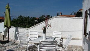 Unclassified image, 2 of 22, button - Quaint Apartment With Garden in Sveti Vid-miholjice (Malinska-Dubasnica)