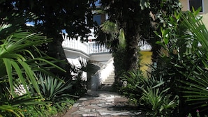 Unclassified image, 3 of 22, button - Quaint Apartment With Garden in Sveti Vid-miholjice (Malinska-Dubasnica)