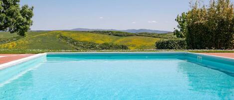 Apartment | Pool | Outdoor pool