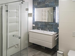 Apartment | Bathroom