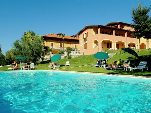 Exquisite Holiday Home in Manerba del Garda near Lake Garda