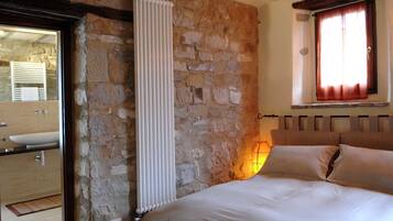 House | 2 bedrooms, bed sheets