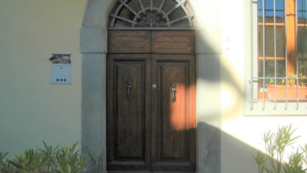 Exterior - Welcoming Holiday Home in Panzano in Chianti With Balcony (Greve in Chianti)