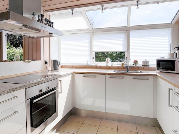 House | Interior - Holiday Home in Førde (Follenslev)