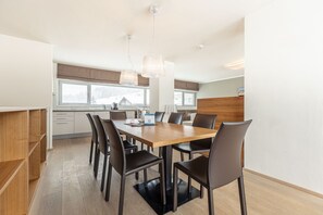 Apartment | Dining - Idyllic Penthouse in Höggen near Ski Slopes with Sauna (Radstadt)