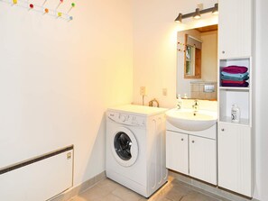 Bathroom - 6 Person Holiday Home in Fur (Fur)