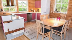 Coffee/tea maker, fridge, microwave, dishwasher