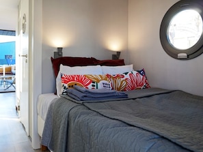 2 bedrooms, individually furnished, bed sheets