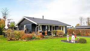 Exterior - 6 Person Holiday Home in Juelsminde (Juelsminde)