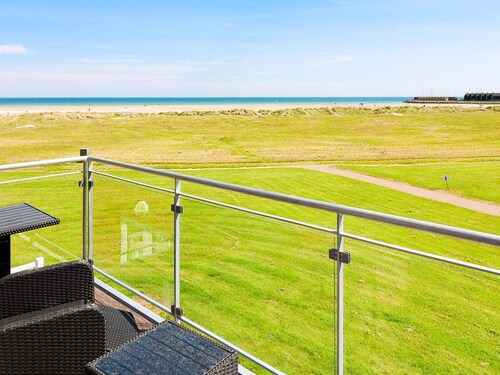 Seaside Retreat in Oster Hurup-by Traum