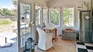 Cribs/infant beds - 3 Person Holiday Home in Holbæk (Holbaek)