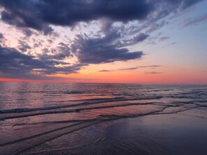 House | Water view - 6 Person Holiday Home in Blokhus (Blokhus)