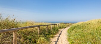 에그몬드의 스튜디오, 비치 근처