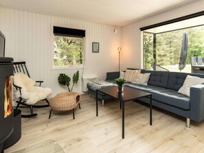 Living area - 5 Person Holiday Home in Blavand (Blavand)