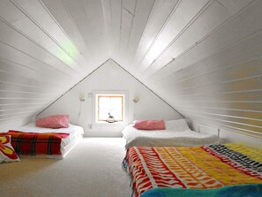 1 bedroom, individually furnished - Holiday Home in Ellös (Ellos)