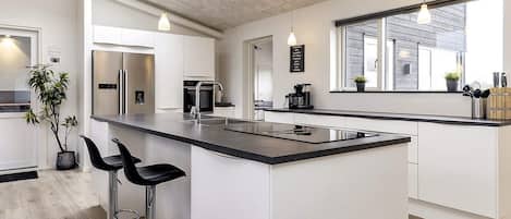 單棟房屋 | 私人廚房 | 高腳椅