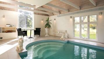 Hus | Pool | Indendørs pool, udendørs pool