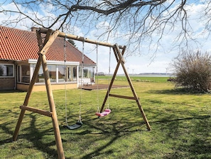 House | Water view - 8 Person Holiday Home in Harpelunde (Harpelunde)