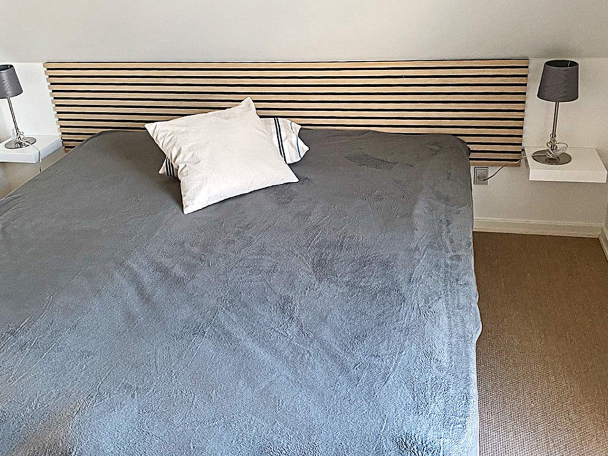 3 bedrooms, cribs/infant beds