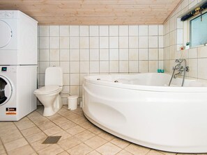 House | Spa treatment - Holiday Home in BÃ¸rkop (Borkop)