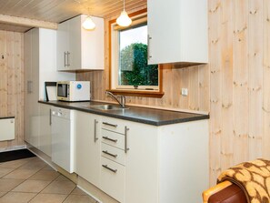 House | Private kitchen | High chair - Holiday Home in BÃ¸rkop (Borkop)