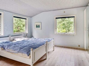 2 bedrooms