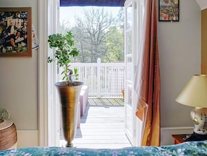 3 bedrooms, individually furnished