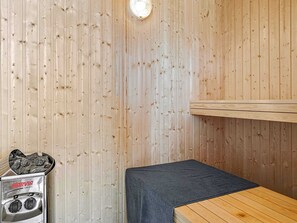 House | Sauna - Holiday Home in Væggerløse (Vaeggerlose)